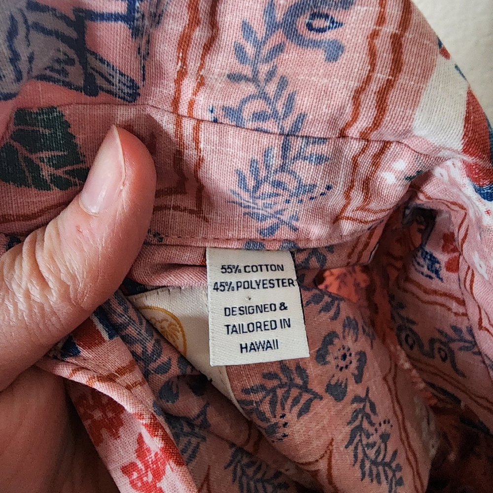 Reyn Spooner Pink and Gray Short Sleeve Button Down Shirt - Picture 9 of 10